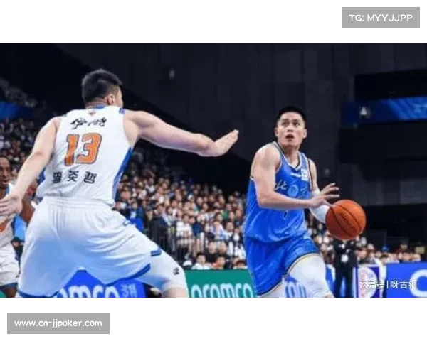 陈盈骏三分命中率56%,外线火力支援北京